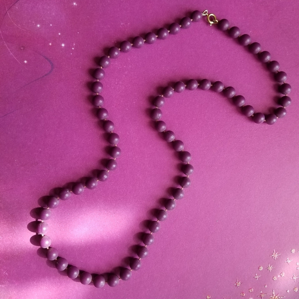 Vintage necklace plum purple bead